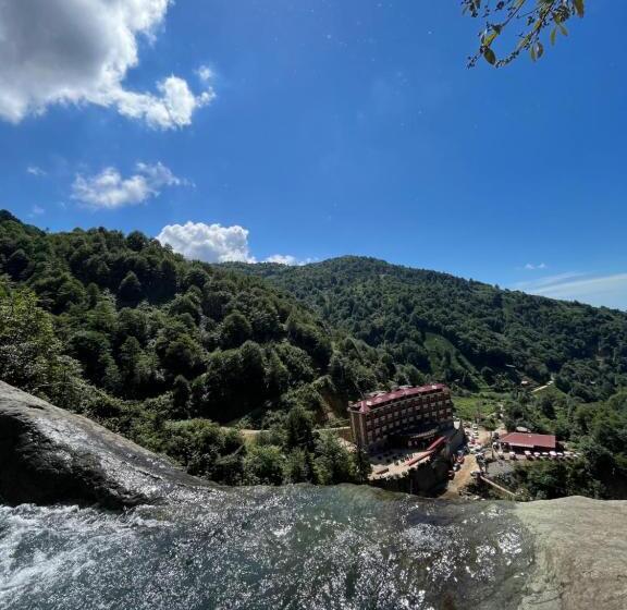 اتاق خانوادگی, Grand şelale