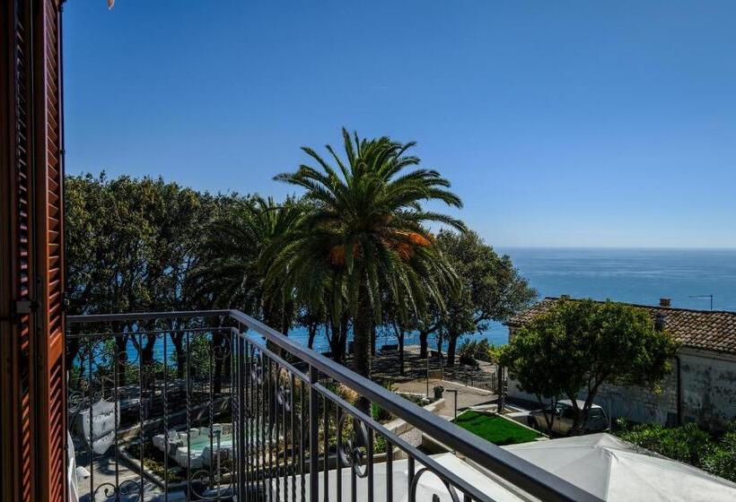 스탠다드 룸 킹사이즈 침대, L Orizzonte Relais Sirolo