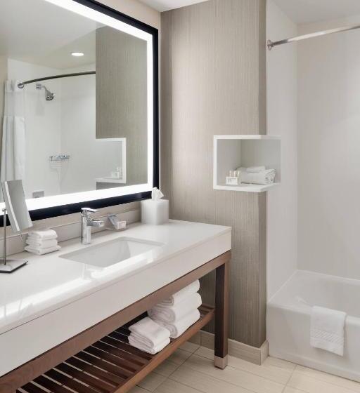 Номер Стандарт 2 Двуспальные Кровати, Courtyard By Marriott Portland Downtown/waterfront