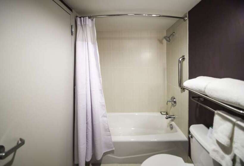 Номер Стандарт 2 Двуспальные Кровати, Crowne Plaza Saddle Brook, An Ihg