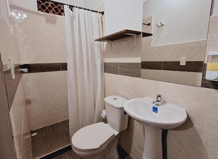 Четырехместный Номер Стандарт, Hostal Colombian Gold