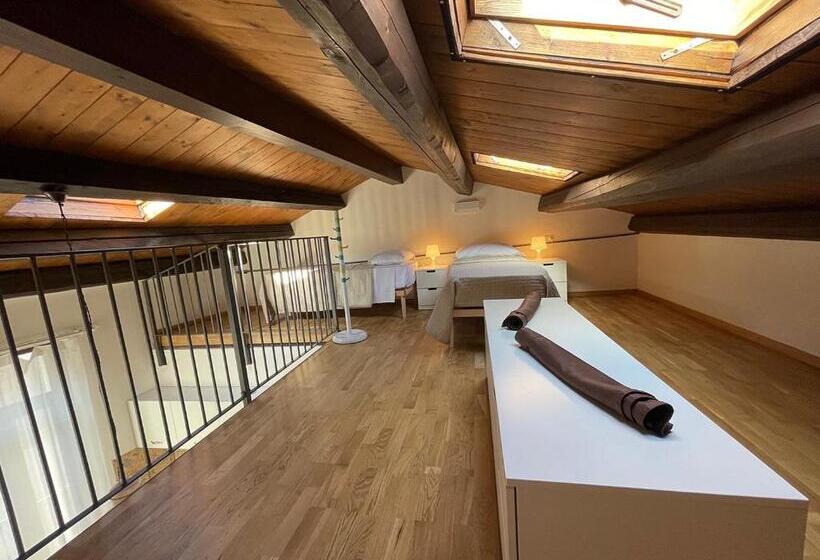 1 Bedroom Penthouse Apartment, B&b Sacca