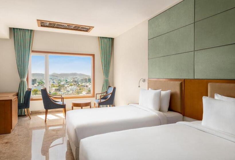 豪华房间, Howard Johnson By Wyndham Udaipur Roop Nagar