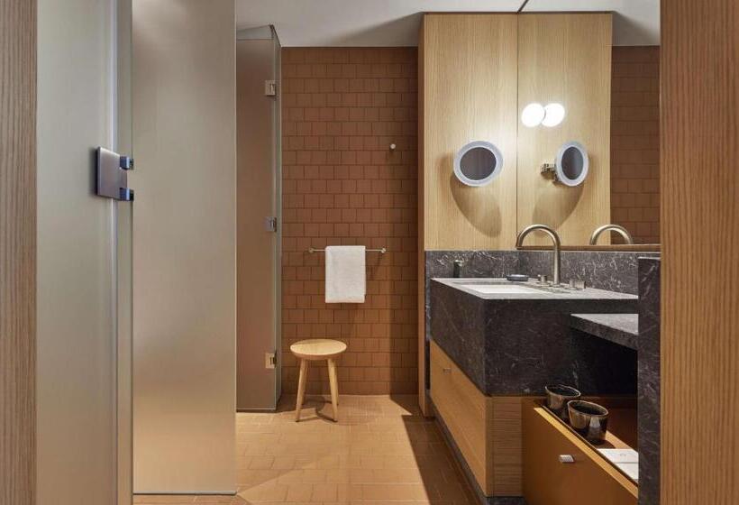 Номер Стандарт с Балконом, Hyatt Centric Melbourne