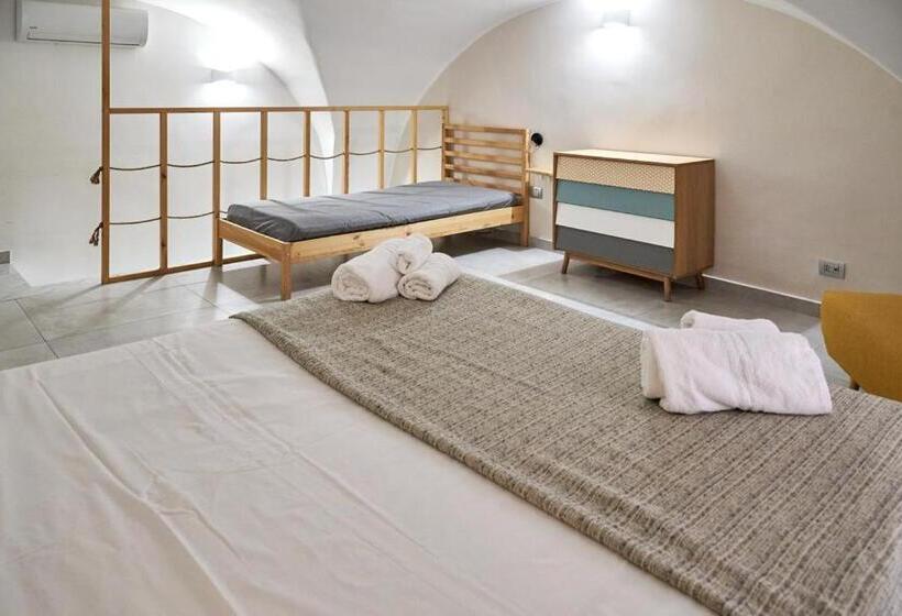 اتاق خانوادگی, Madama B&b