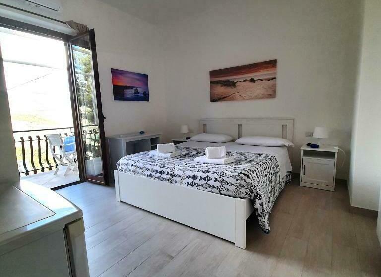 海景标准间带阳台, B&b La Carminella