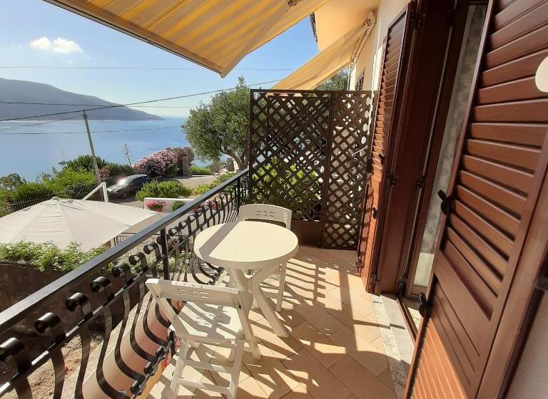 海景标准间带阳台, B&b La Carminella
