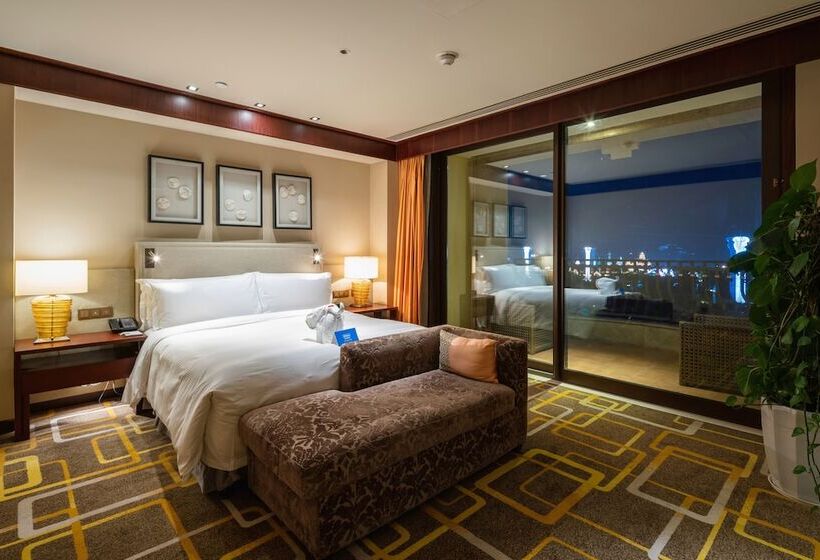 Президентский Люкс, Hilton Qingdao Golden Beach