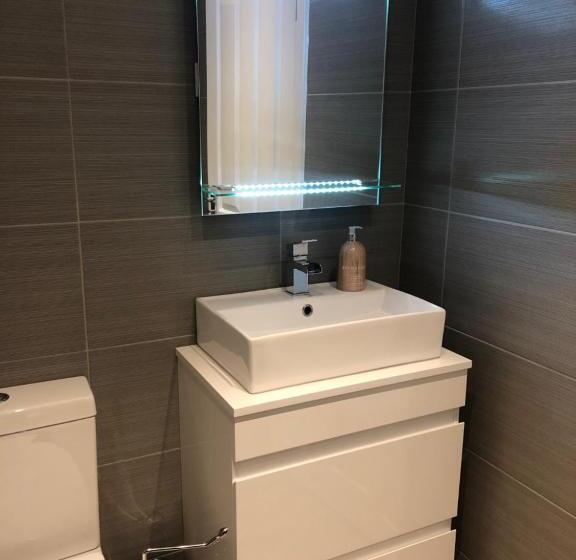Номер Deluxe Вид на Озеро, Whinburn Guest House