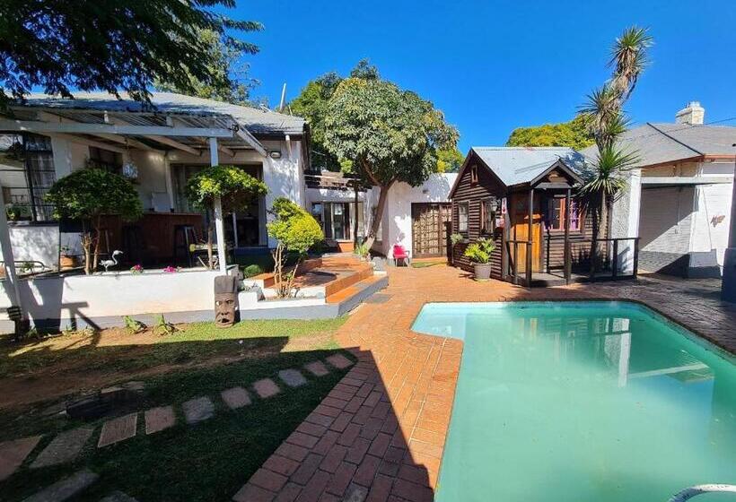 Quarto Estandar, Melville House