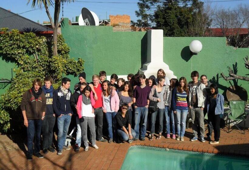 Quarto Familiar, Melville House