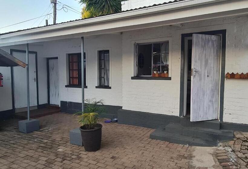 Quarto Estandar, Melville House