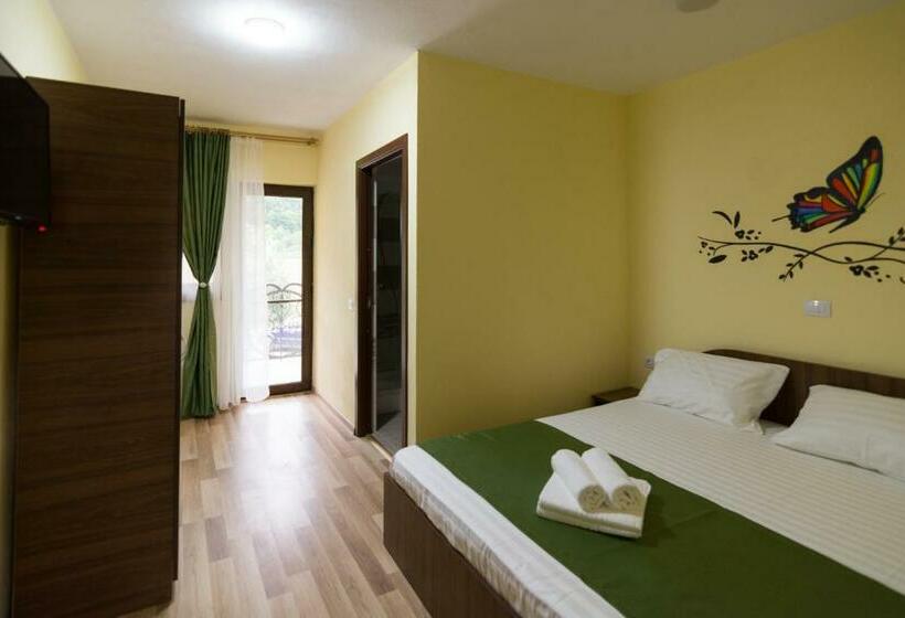 اتاق استاندارد با تراس, Vila Poienița Căciulata