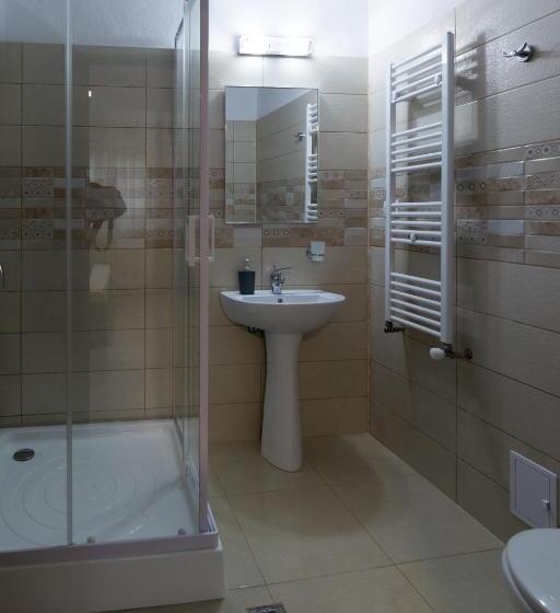 اتاق استاندارد سه نفره, Vila Poienița Căciulata