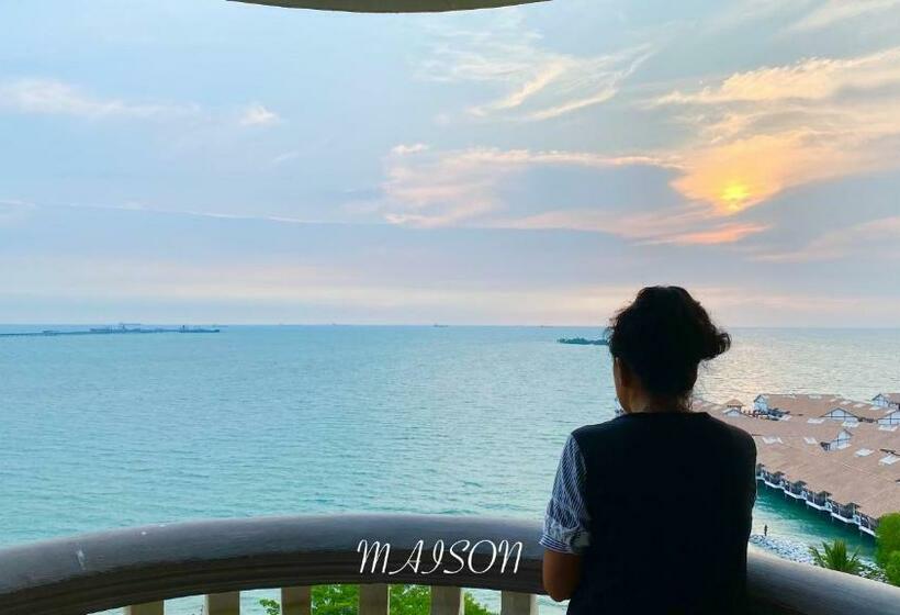 プレジデントスイートルーム, Maison Seaview Suites Port Dickson