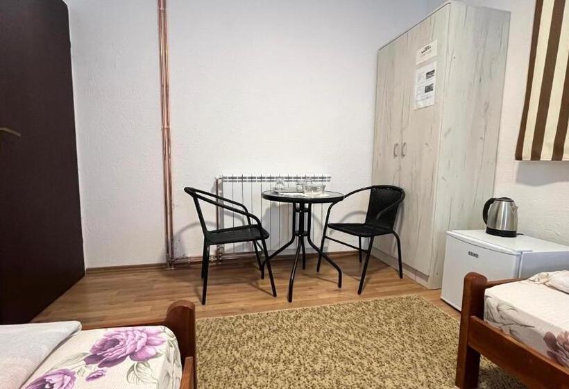 اتاق استاندارد با سرویس بهداشتی مشترک, Snam Rooms&apartment