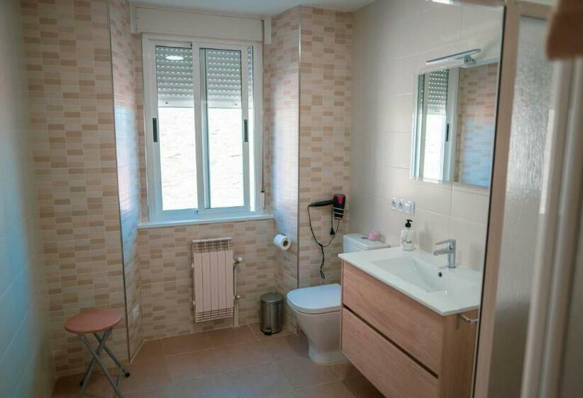 اتاق لوکس با بالکن, Pensión Casa Do Gallo Sarria