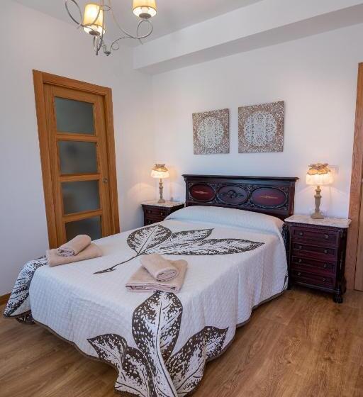 اتاق لوکس با بالکن, Pensión Casa Do Gallo Sarria