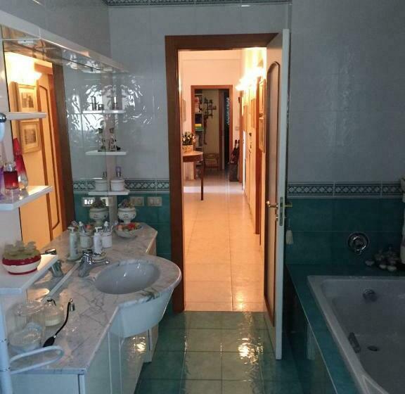 اتاق استاندارد چهارنفره با بالکن, B&b Donna Porzia
