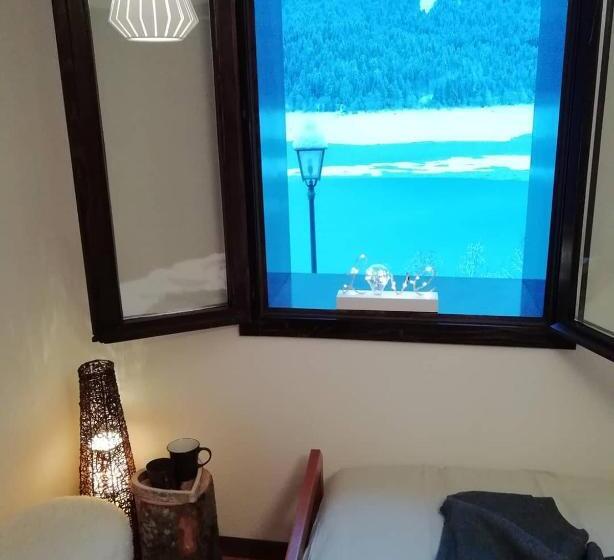 Семейный Номер, Elison On The Lake B&b