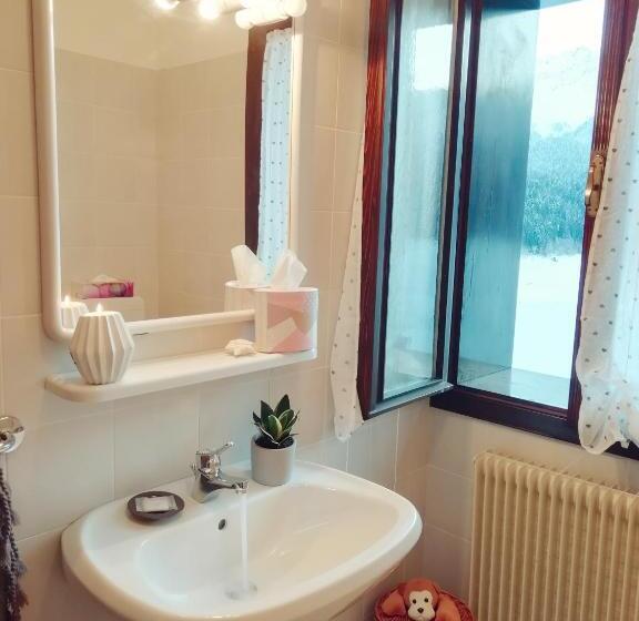 Семейный Номер, Elison On The Lake B&b