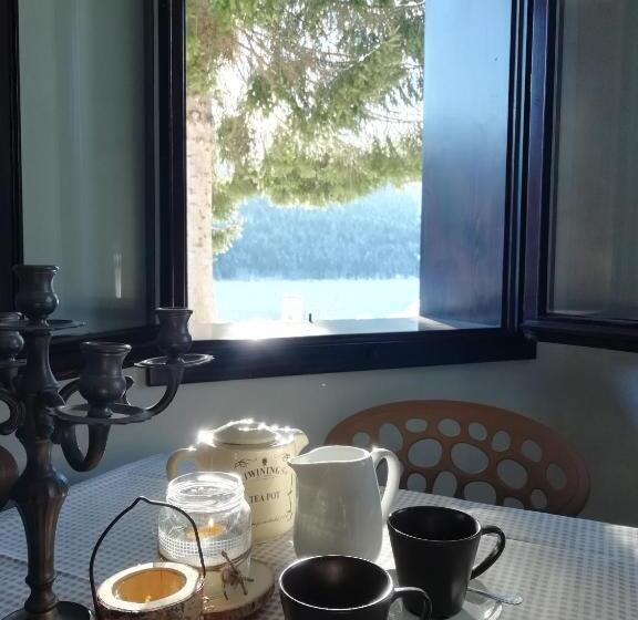 Семейный Номер, Elison On The Lake B&b