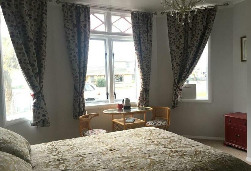 Номер Стандарт, Fossil Coast B&b