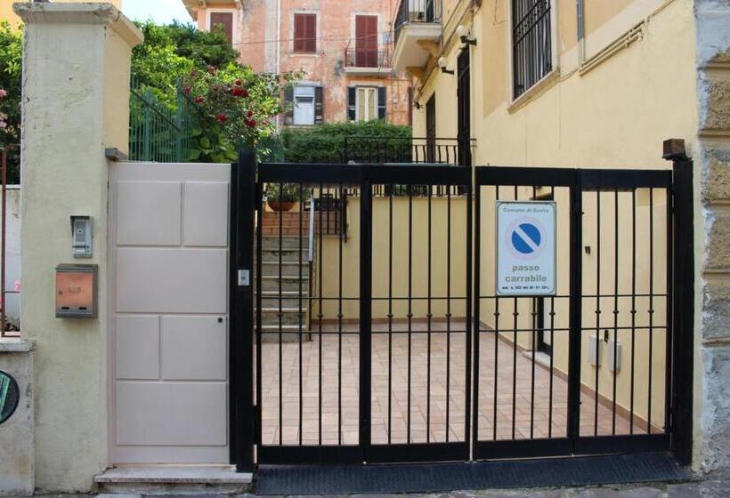 آپارتمان 2 خوابه, La Casa Dell Emigrante