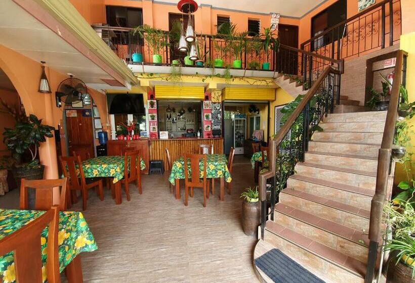Семейный Номер, Unk S House Homestay