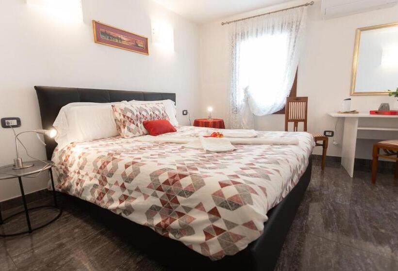 اتاق استاندارد, B&b Antico Orologio