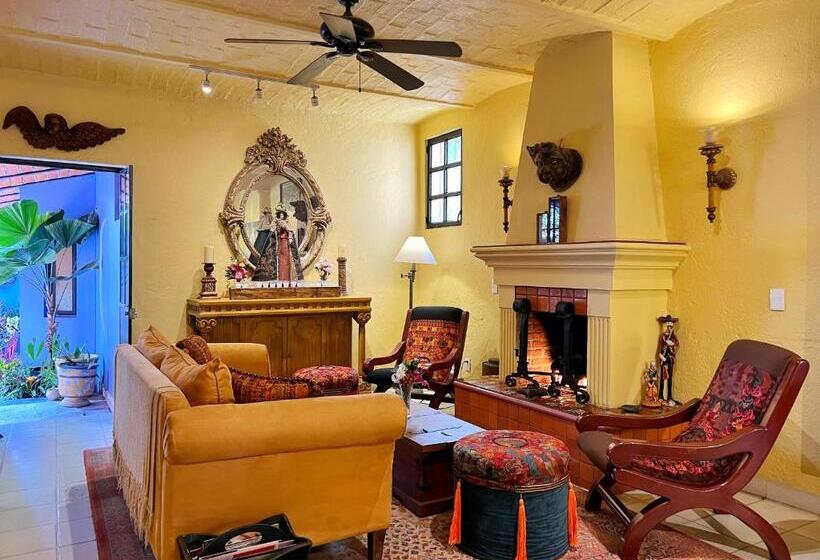 Superior Szoba King Size Bed, Estrellita S Bed & Breakfast
