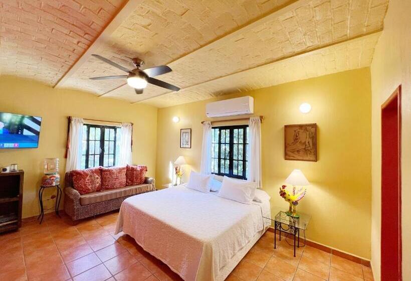 Deluxe Bungalow, Estrellita S Bed & Breakfast