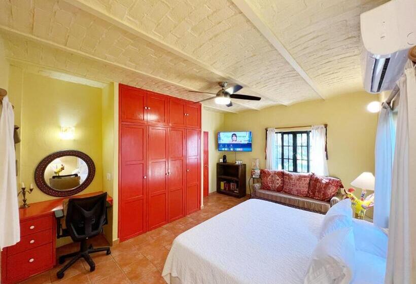 Deluxe Bungalow, Estrellita S Bed & Breakfast