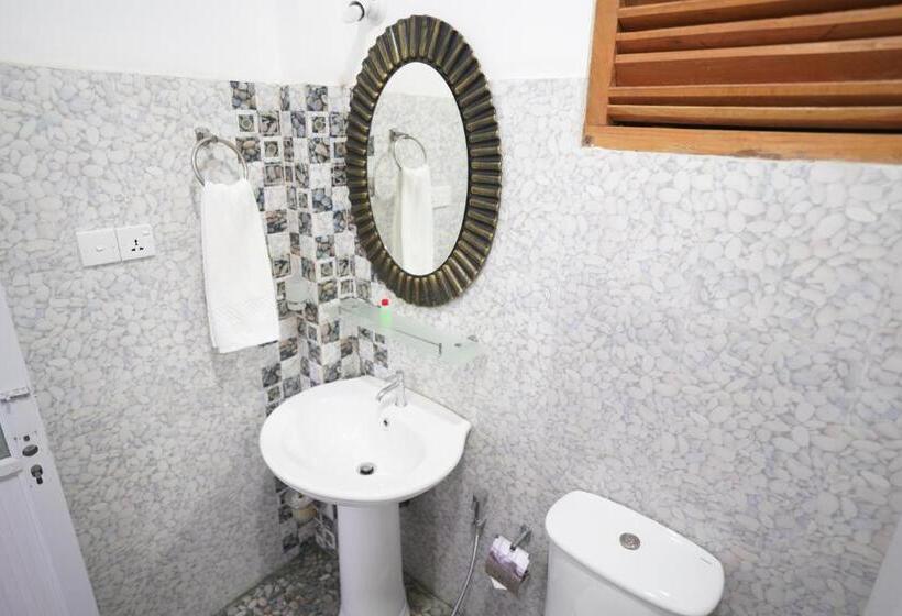 اتاق استاندارد سه نفره, Nilaveli Hybrid Holiday