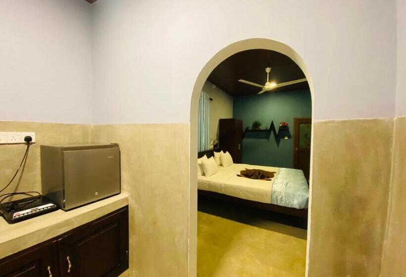 کلبه ییلاقی, Nilaveli Hybrid Holiday
