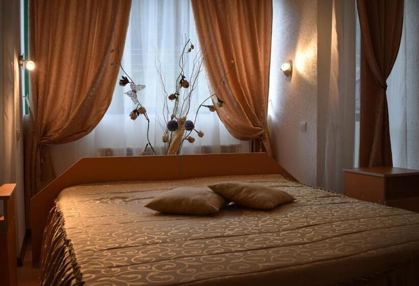 디럭스 트리플 룸, Guest Rooms Waterfall