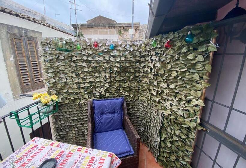 Estúdio Estandar com Sacada, Residence Emozioni Ortigia
