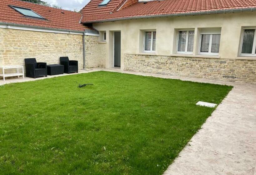 استودیوی استاندارد, Appart’hôtel Saint Patrice