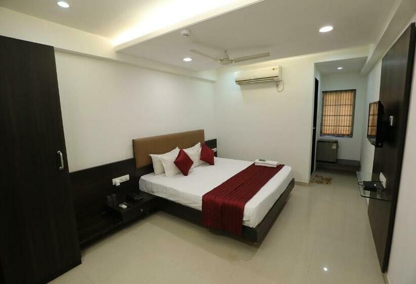 Номер Economy, Shagun Rooms & Banquet, Surat