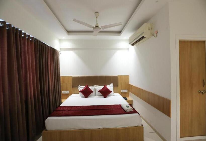 Номер Economy, Shagun Rooms & Banquet, Surat