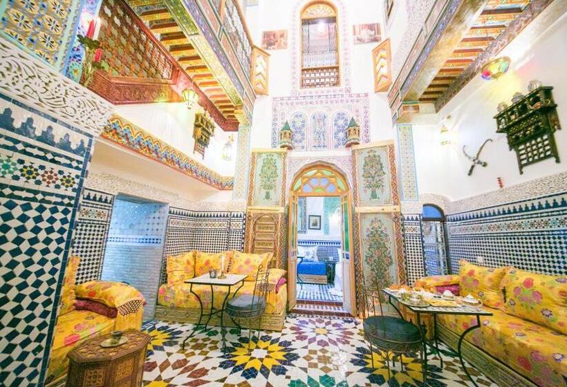 اتاق استاندارد سه تخته با چشم‌انداز, Palais Fes Yahya