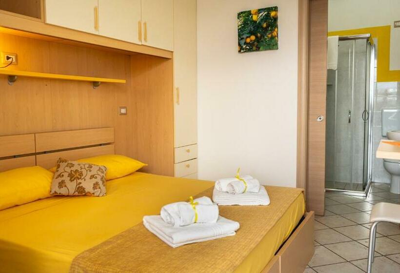 اتاق اکونومی, Scoglio Di Pirro B&b