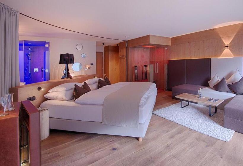 Люкс с Балконом, Amonti Wellnessresort