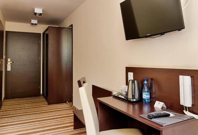 Номер Стандарт Индивидуальный, Boutique Hotel S Kwiska   Legnicka