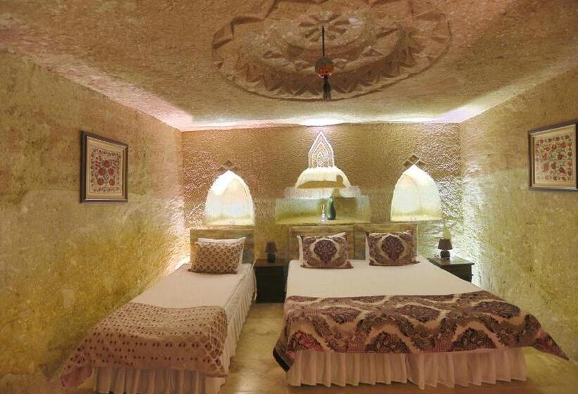 バルコニー付きスタンダードトリプルルーム, Cappadocia Abras Cave