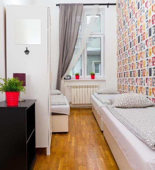 Трехместный Номер Стандарт Совместная Ванная, Retro Hostel