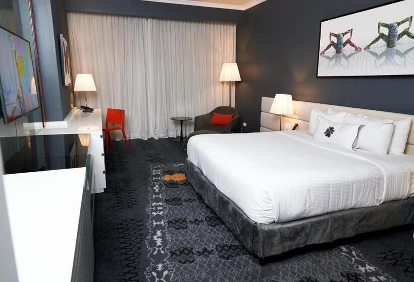 도시전망 디럭스룸 킹침대, Sortis Hotel, Spa & Casino, Autograph Collection