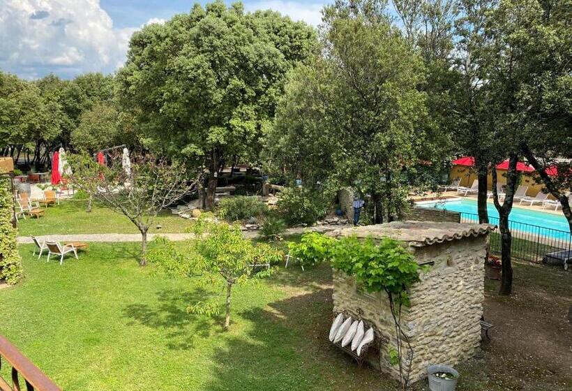 Номер Стандарт Вид на Сад, Logis La Bastide De Grignan Hotel & Restaurant La Chênaie