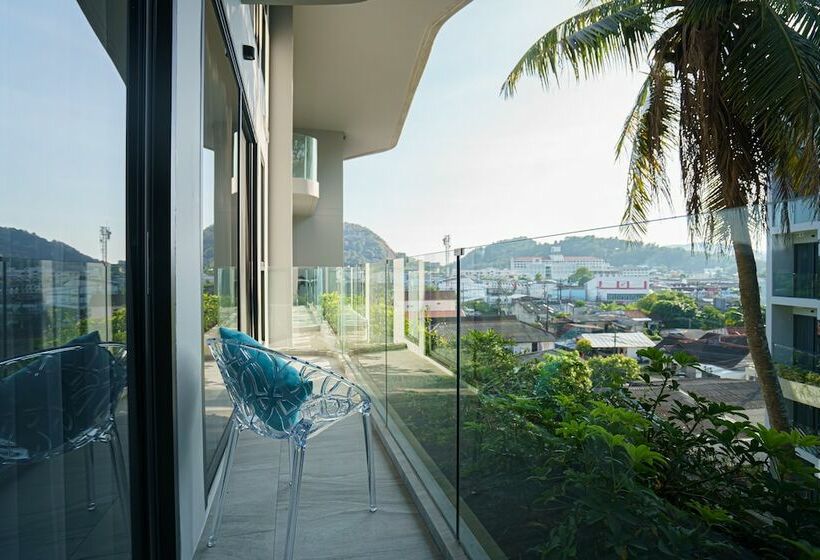 Семейные Апартаменты 3 Спальни, Homa Phuket Town