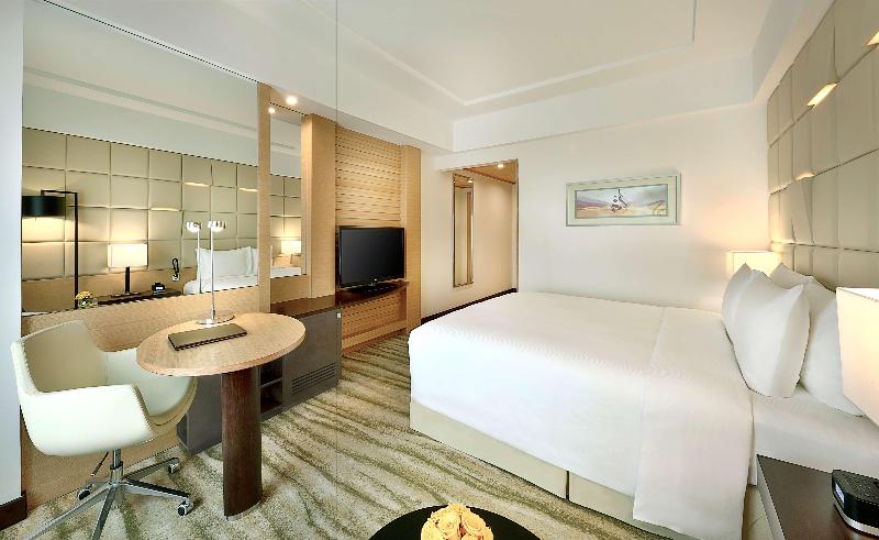 带大床的标准间, Doubletree By Hilton Riyadh  Al Muroj Business Gate